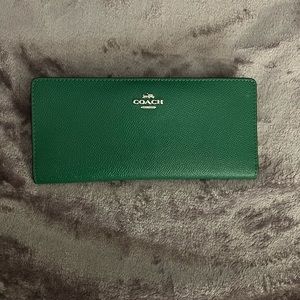 Like new- gently used Kelly Green Coach wallet